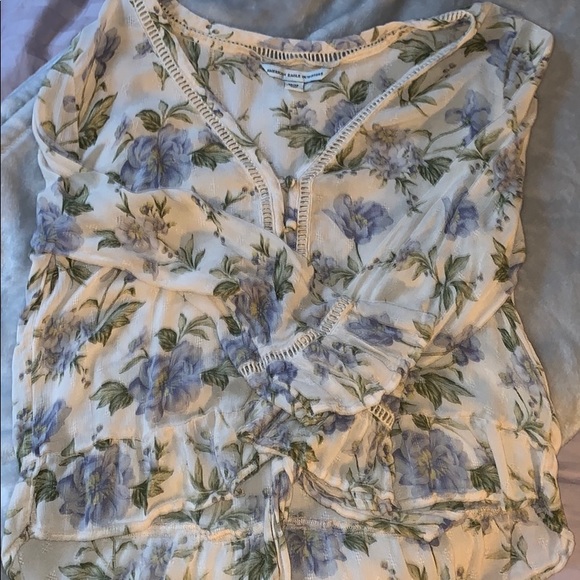 American Eagle Flowy Top - Picture 2 of 3